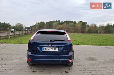 Хэтчбек Ford Focus 2011 в 