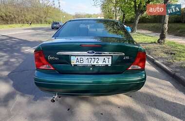 Седан Ford Focus 2000 в 