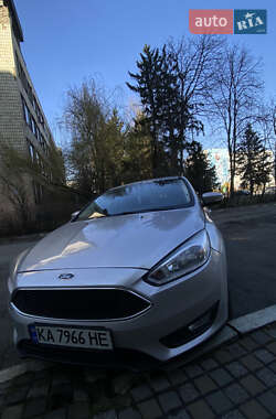 Седан Ford Focus 2015 в 