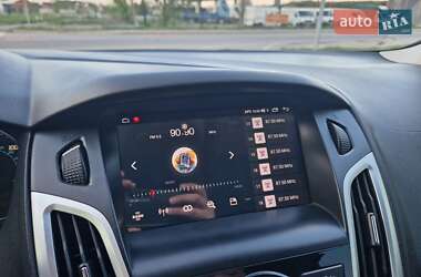 Седан Ford Focus 2013 в 