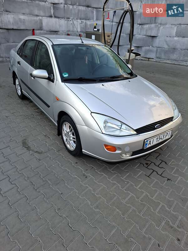 Седан Ford Focus 2000 в 