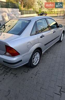 Седан Ford Focus 2000 в 