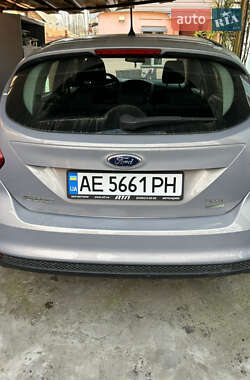 Хэтчбек Ford Focus 2013 в 