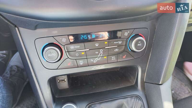 Хэтчбек Ford Focus 2015 в Харькове