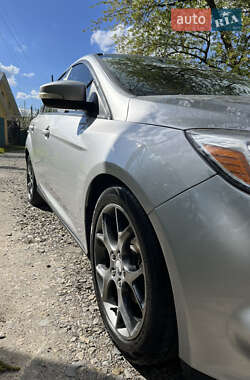 Седан Ford Focus 2014 в 