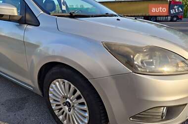 Хэтчбек Ford Focus 2009 в 