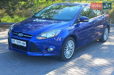 Хэтчбек Ford Focus 2012 в 