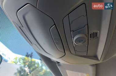 Хэтчбек Ford Focus 2012 в 