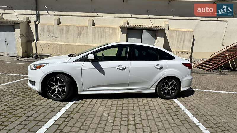 Седан Ford Focus 2015 в Львове