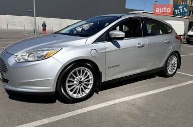 Хэтчбек Ford Focus 2013 в 