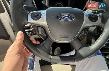 Хэтчбек Ford Focus 2013 в 