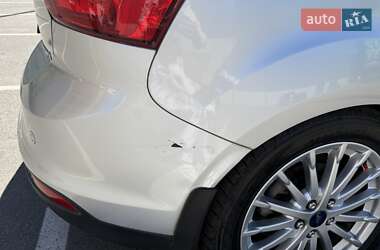 Хэтчбек Ford Focus 2013 в 