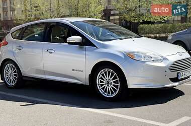 Хэтчбек Ford Focus 2013 в 