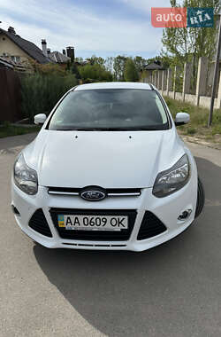 Хэтчбек Ford Focus 2013 в 