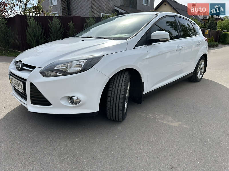 Хэтчбек Ford Focus 2013 в 
