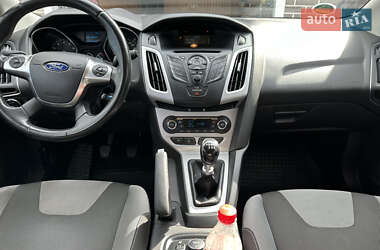 Хэтчбек Ford Focus 2013 в 