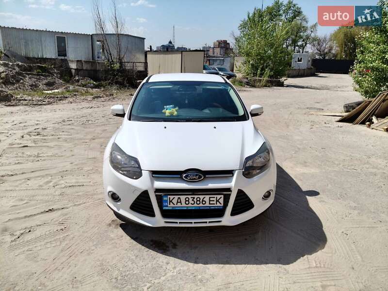 Хэтчбек Ford Focus 2014 в Киеве