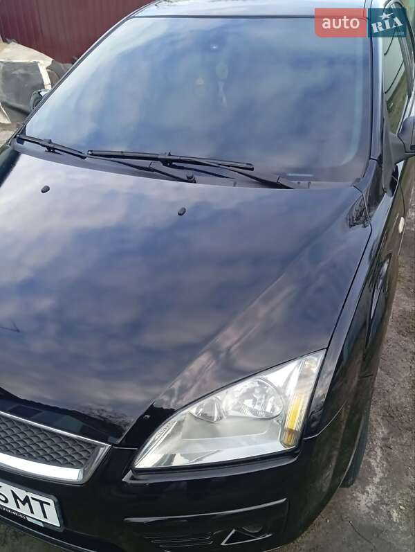 Седан Ford Focus 2006 в Краснограде