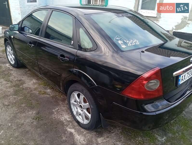 Седан Ford Focus 2006 в Краснограде