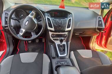 Хэтчбек Ford Focus 2013 в 
