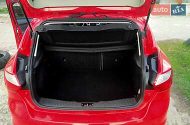 Хэтчбек Ford Focus 2013 в 