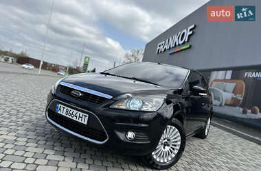 Хэтчбек Ford Focus 2010 в 
