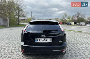 Хэтчбек Ford Focus 2010 в 
