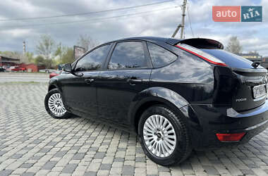 Хэтчбек Ford Focus 2010 в 