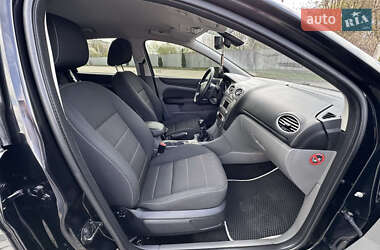 Хэтчбек Ford Focus 2010 в 
