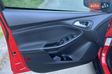 Хэтчбек Ford Focus 2017 в 