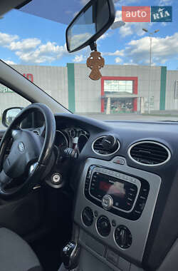 Хетчбек Ford Focus 2010 в 