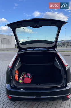 Хетчбек Ford Focus 2010 в 