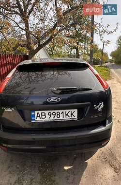 Хэтчбек Ford Focus 2004 в 