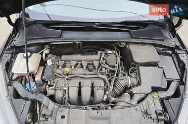 Хэтчбек Ford Focus 2015 в 