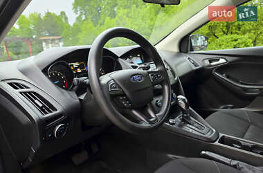Хэтчбек Ford Focus 2015 в 