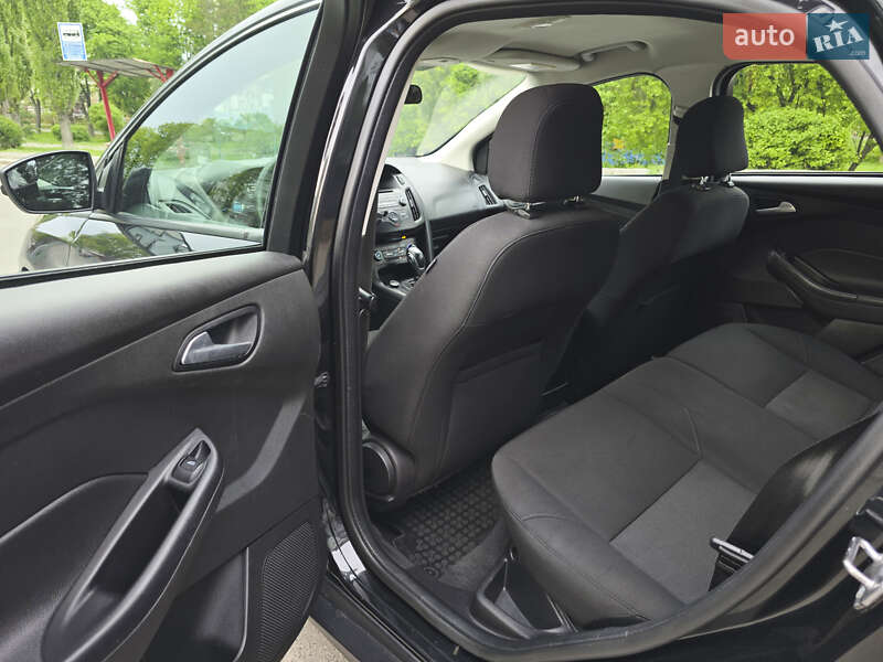 Хэтчбек Ford Focus 2015 в Киеве