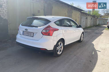 Хетчбек Ford Focus 2011 в 