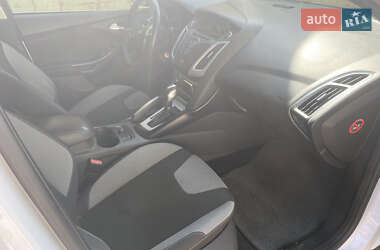 Хетчбек Ford Focus 2011 в 