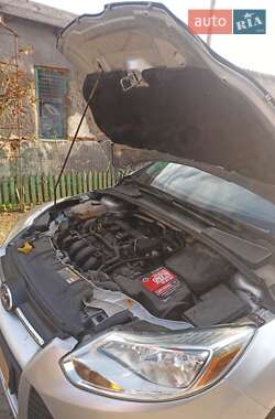 Хэтчбек Ford Focus 2012 в 