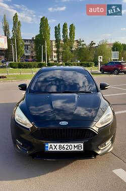 Седан Ford Focus 2015 в 