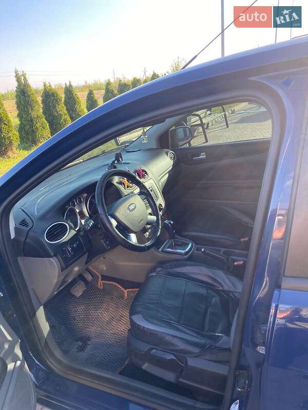 Седан Ford Focus 2008 в Комарному