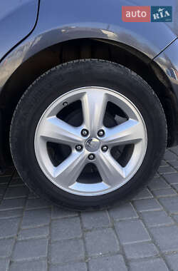 Хэтчбек Ford Focus 2011 в 