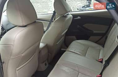 Хэтчбек Ford Focus 2013 в 