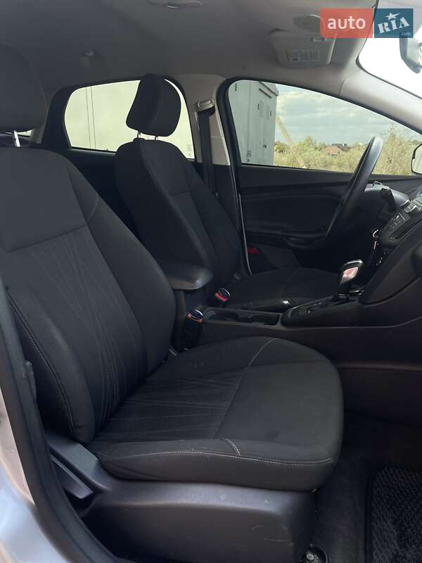 Седан Ford Focus 2015 в Дніпрі