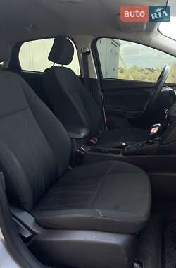 Седан Ford Focus 2015 в 