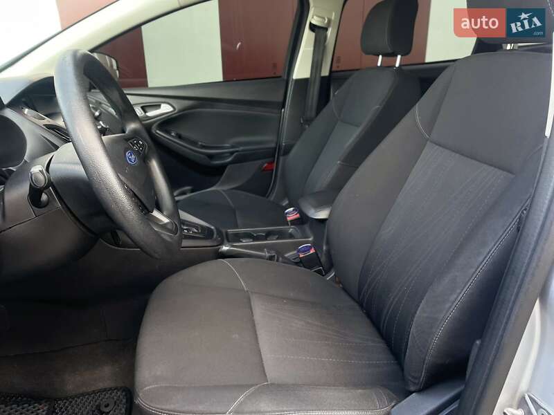 Седан Ford Focus 2015 в Дніпрі