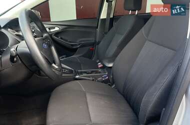 Седан Ford Focus 2015 в 