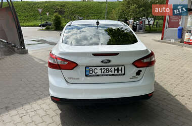 Седан Ford Focus 2014 в 