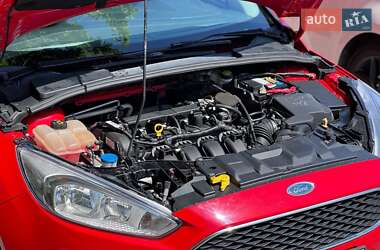 Хетчбек Ford Focus 2015 в 