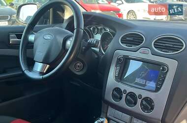 Хэтчбек Ford Focus 2009 в 